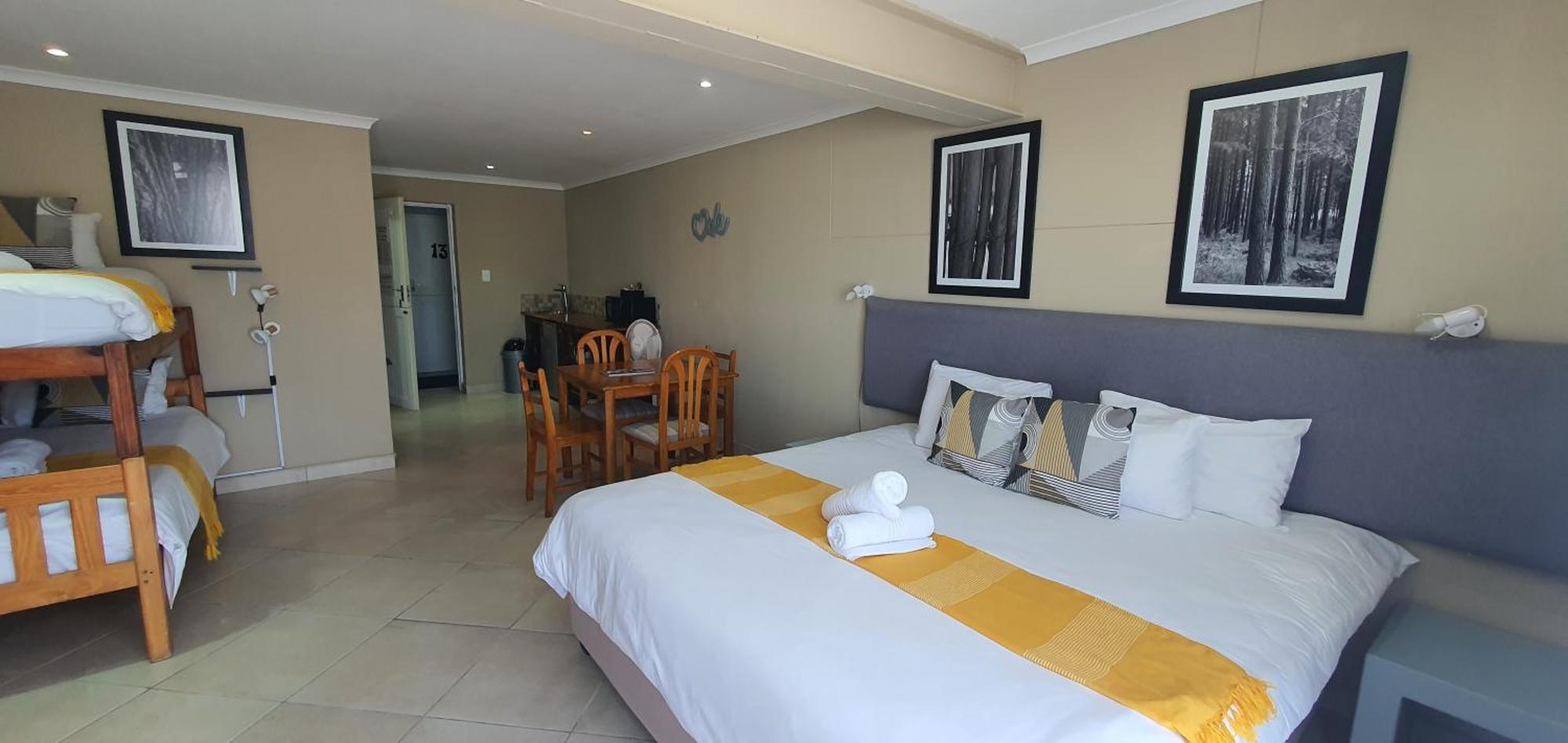 Point Village Hotel And Self Catering موسيلباي المظهر الخارجي الصورة