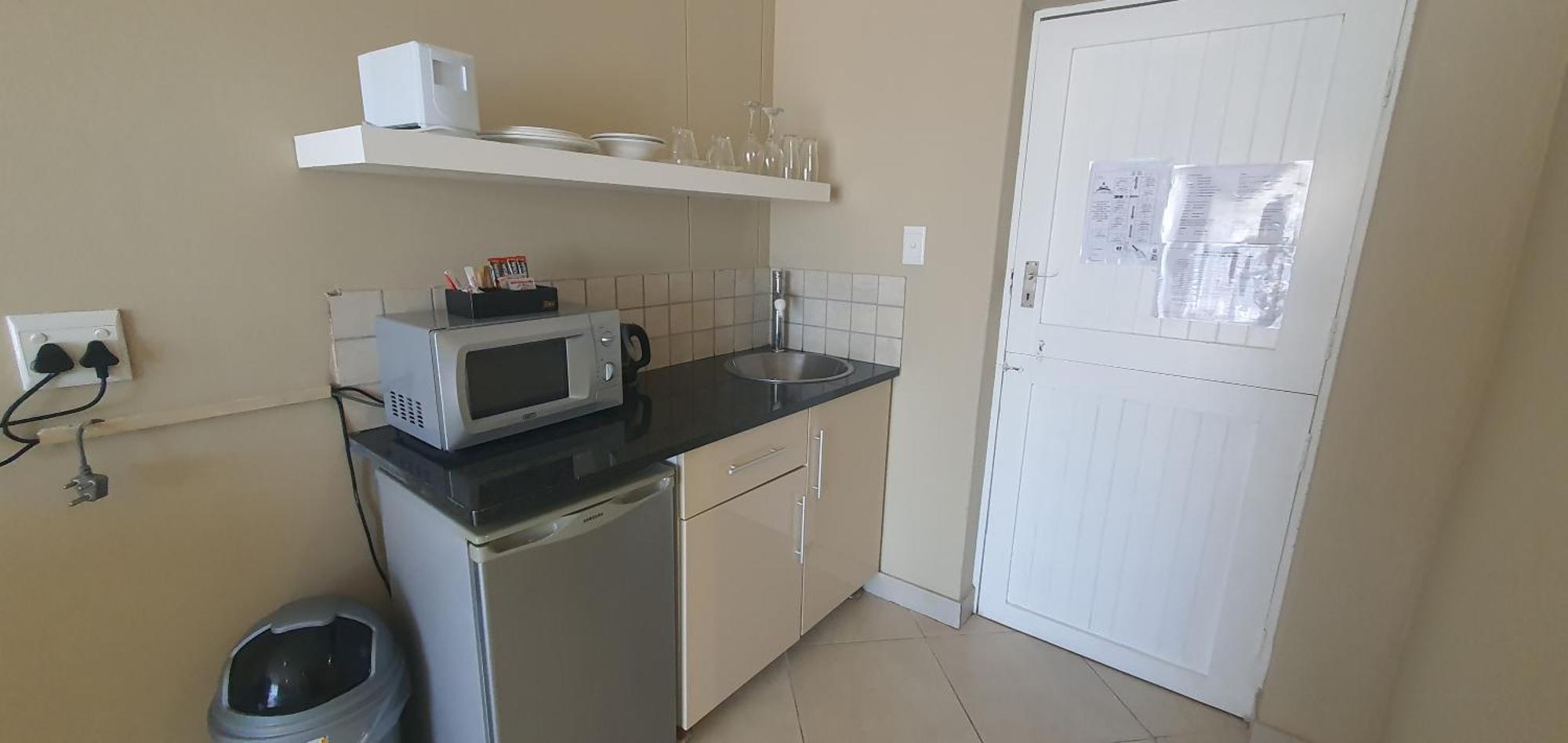 Point Village Hotel And Self Catering موسيلباي المظهر الخارجي الصورة