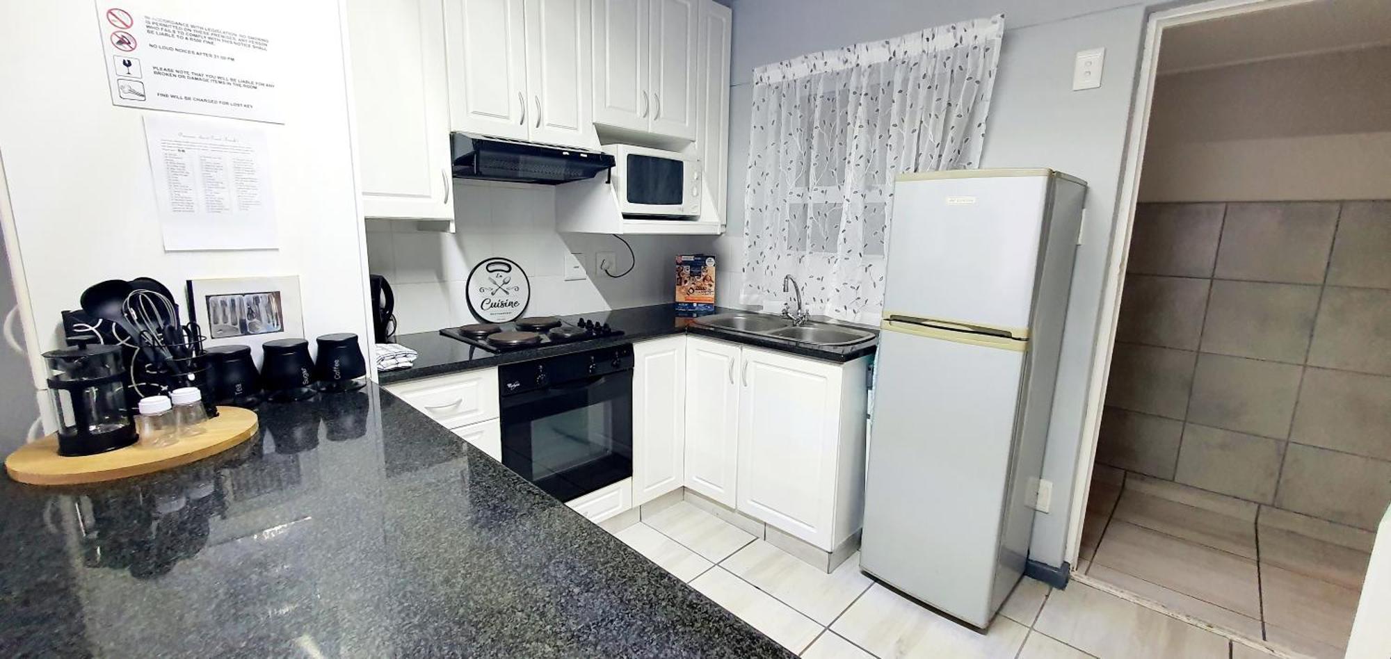 Point Village Hotel And Self Catering موسيلباي المظهر الخارجي الصورة