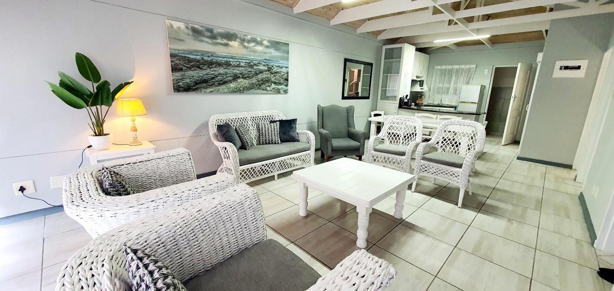 Point Village Hotel And Self Catering موسيلباي المظهر الخارجي الصورة