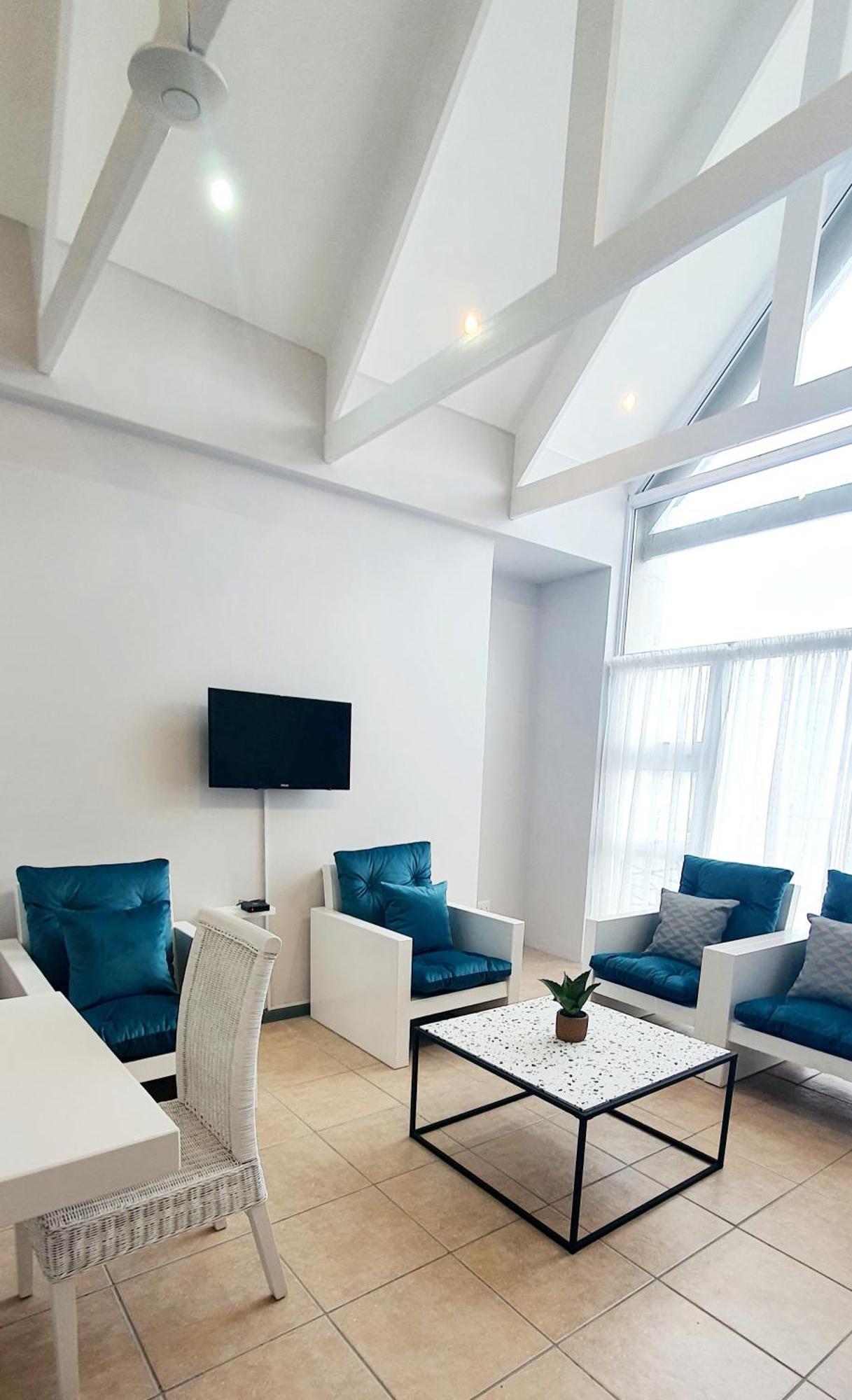 Point Village Hotel And Self Catering موسيلباي المظهر الخارجي الصورة